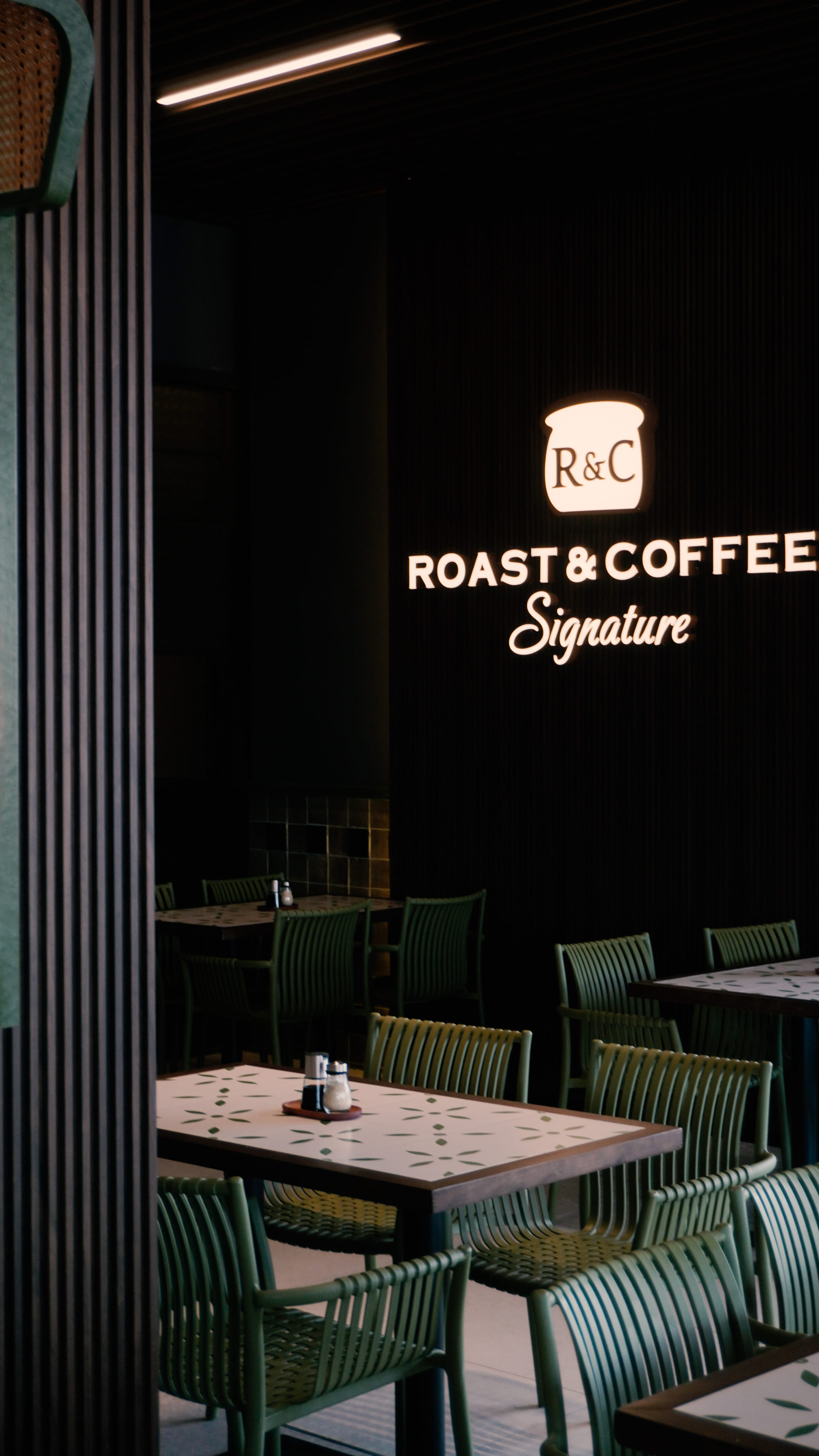 Roast and Coffee Signature outlet